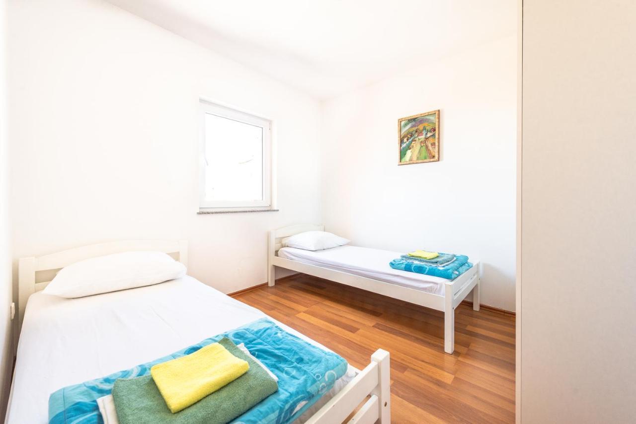 Apartment Damir Novalja Eksteriør billede
